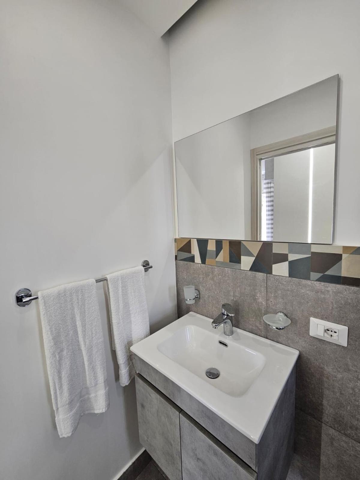 Flowers Apartments Marineo Екстериор снимка