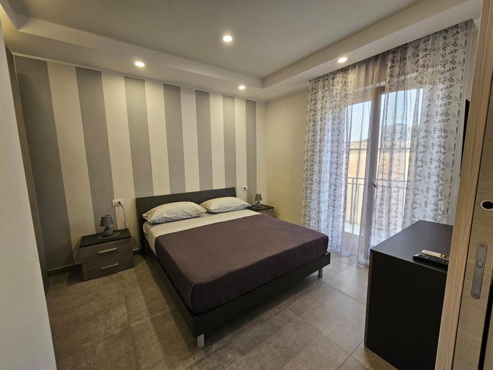 Flowers Apartments Marineo Екстериор снимка
